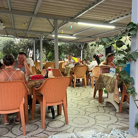 مكان تخييم Mavi Cennet Caravan