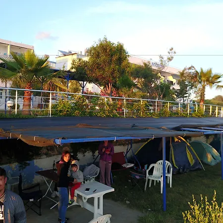 Mavi Cennet Caravan مكان تخييم Kızılot