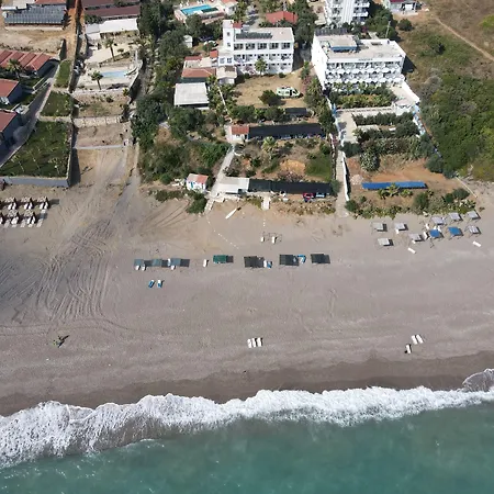 Mavi Cennet Caravan 营地 Kızılot