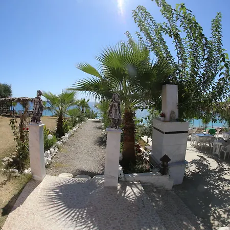 Mavi Cennet Caravan Camping